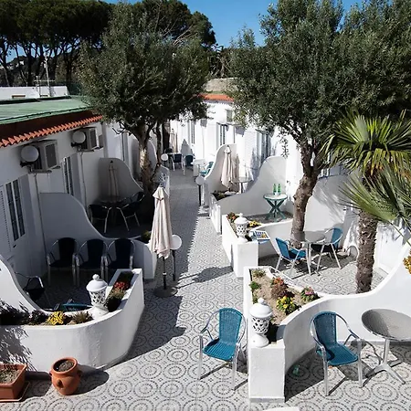 Junior Village 3*